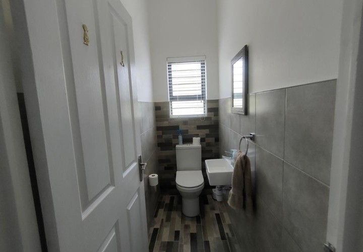 4 Bedroom Property for Sale in Noorsekloof Eastern Cape